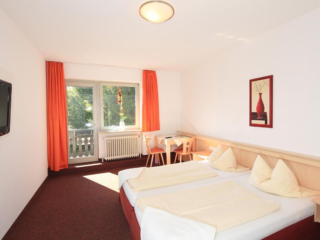 Gasthof Roessle Rieden Ruang foto